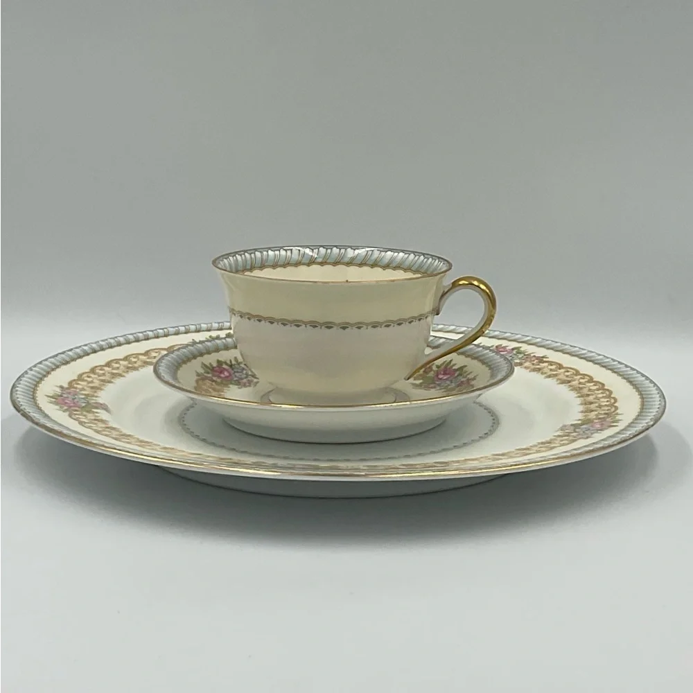 Noritake charming dinnerware